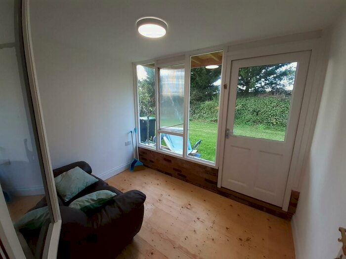 Studio To Rent In Margaret Roding, CM6