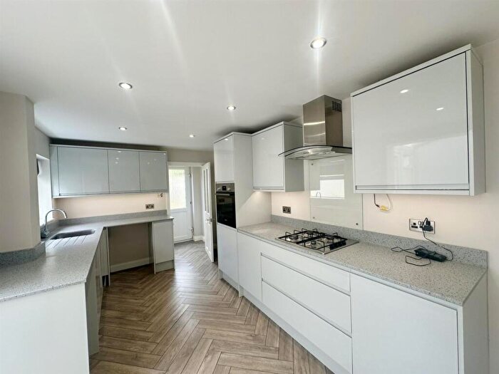 5 Bedroom House To Rent In Station Road, Polgate, BN26