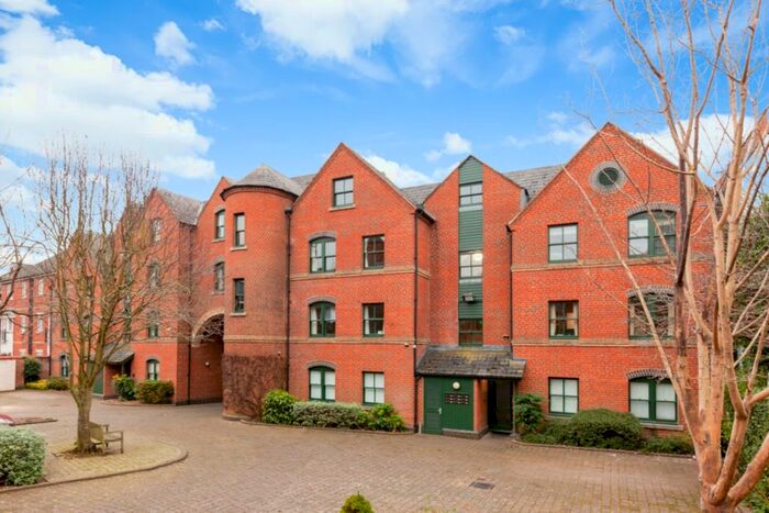 2 Bedroom Flat To Rent In St. Thomas Street, Oxford, OX1