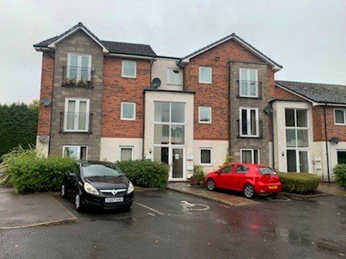 2 Bedroom Flat To Rent In Newbridge Close, Radcliffe, Manchester, M26