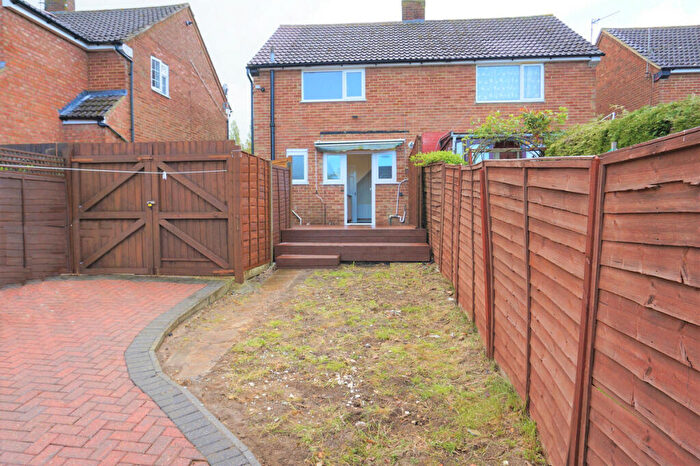 2 Bedroom Semi-Detached House To Rent In Chesford Road, Luton, LU2