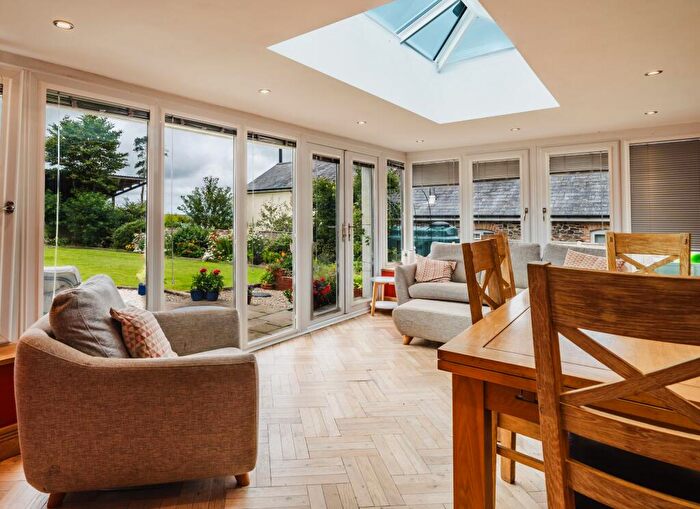 4 Bedroom Detached House For Sale In Blaenllanarth, Mydroilyn, Lampeter, SA48