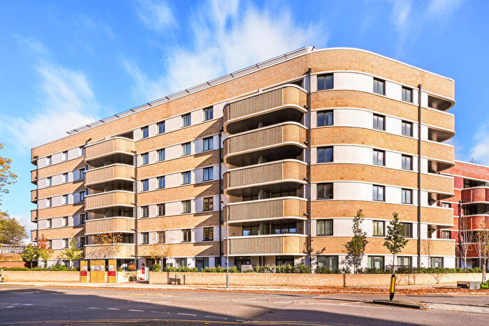 3 Bedroom Flat To Rent In Clifton Mansions, Park Avenue, London, NW2