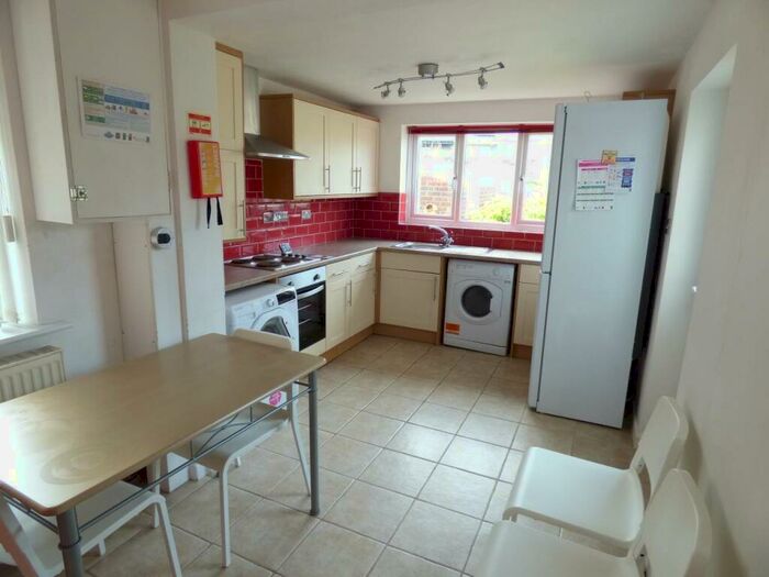 4 Bedroom House To Rent In Ffordd Ceiriog, Bangor, Gwynedd, LL57