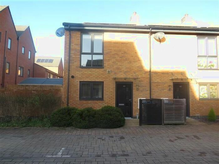 2 Bedroom End Of Terrace House To Rent In Brooks Mews, Aylesbury HP19
