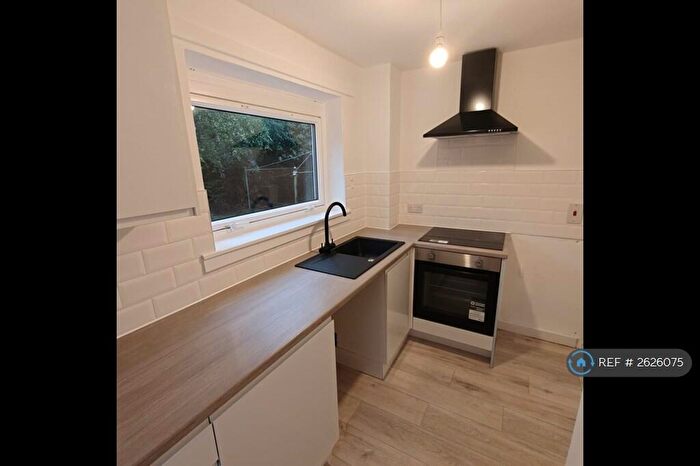 1 Bedroom Flat To Rent In Bothwell Place, Paisley, PA2