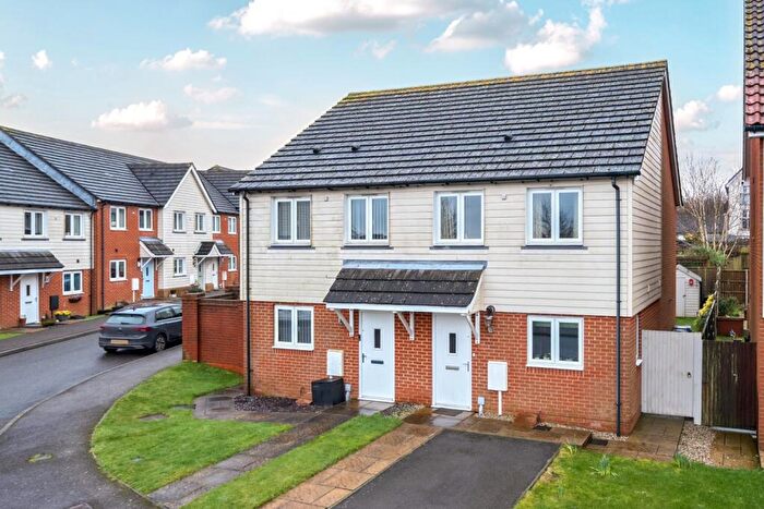 2 Bedroom Semi Detached House For Sale In Lewis Road, Hawkinge, CT18