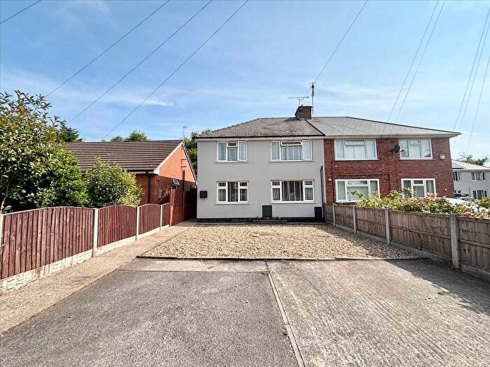 3 Bedroom Semi-Detached House For Sale In Fielden Avenue, Mansfield, NG19