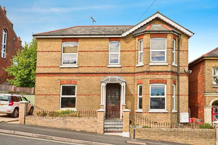 4 Bedroom Detached House To Rent In Well Street, PO33