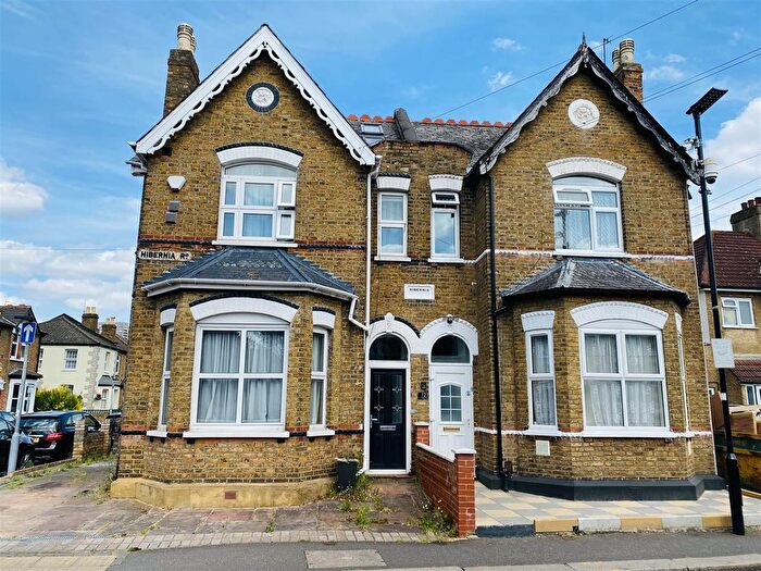 5 Bedroom Semi Detached House For Sale In Hibernia Road, Hounslow, TW3