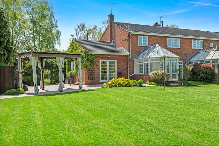 3 Bedroom Semi-Detached House For Sale In Earls Common, Droitwich, WR9