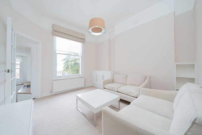 2 Bedroom Flat To Rent In St. Lawrence Terrace, London, W10