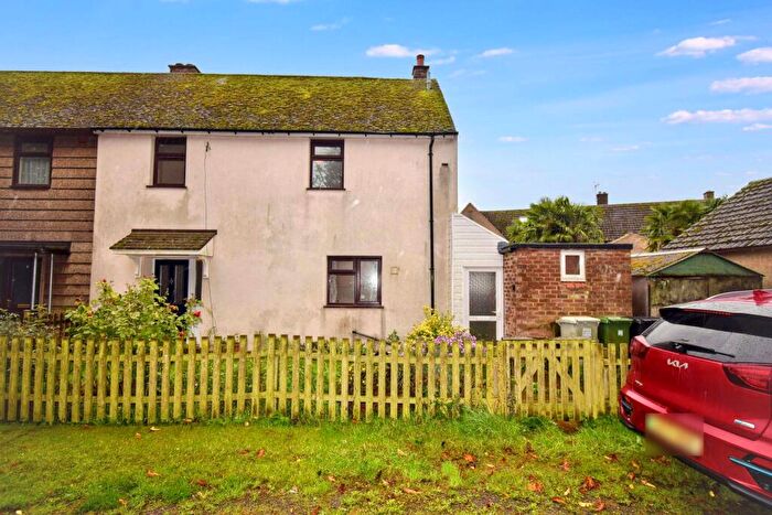 3 Bedroom Semi-Detached House For Sale In Hannahs Field, Ridlington, LE15