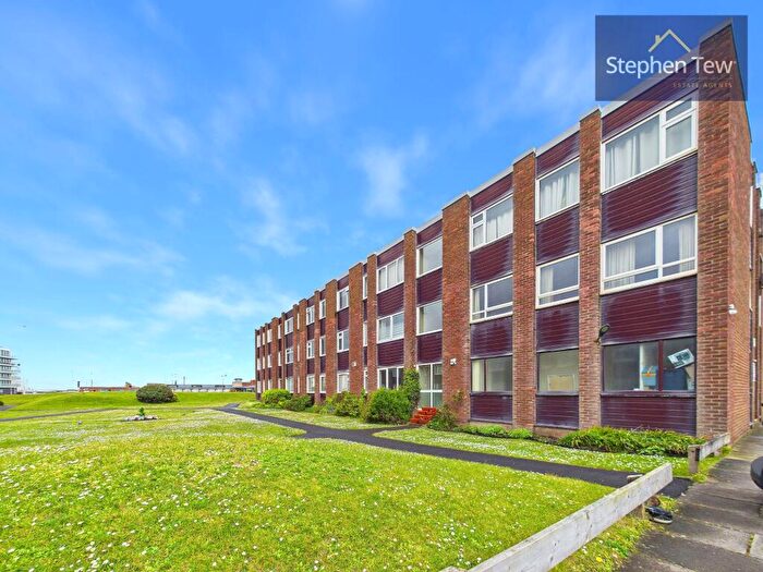 1 Bedroom Flat To Rent In Clifton Drive, Blackpool, FY4