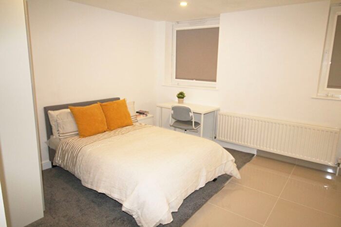 1 Bedroom Flat To Rent In Clarendon Road, Leeds, LS2