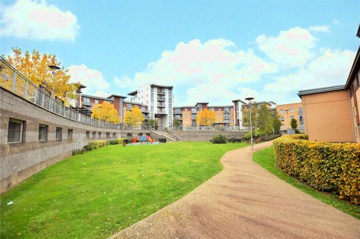 2 Bedroom Apartment To Rent In Kelvin Gate, Bracknell, Berkshire, RG12