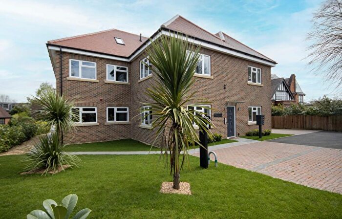 3 Bedroom Apartment To Rent In Ducks Hill Road, Northwood, HA6