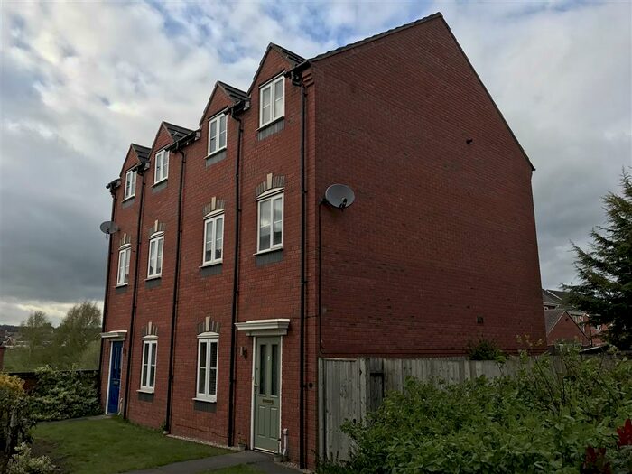 3 Bedroom House To Rent In Meadowsweet Place, Kidderminster, DY10