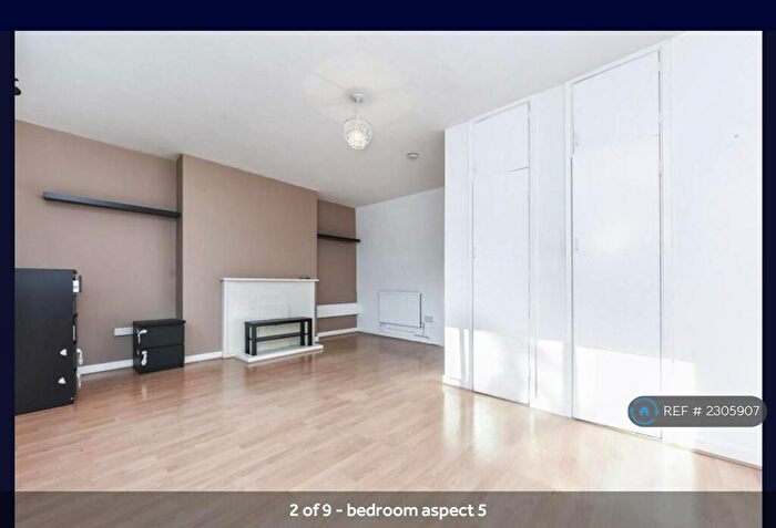 Studio To Rent In Galveston House, London, E1