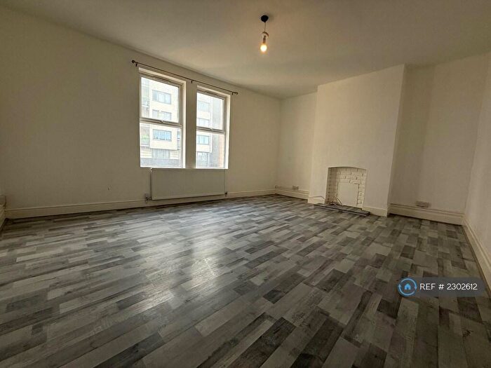 3 Bedroom Flat To Rent In London Road, Croydon, CR0