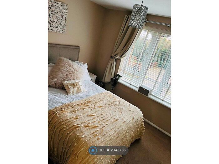 1 Bedroom Flat To Rent In Frazer Close, Romford, RM1