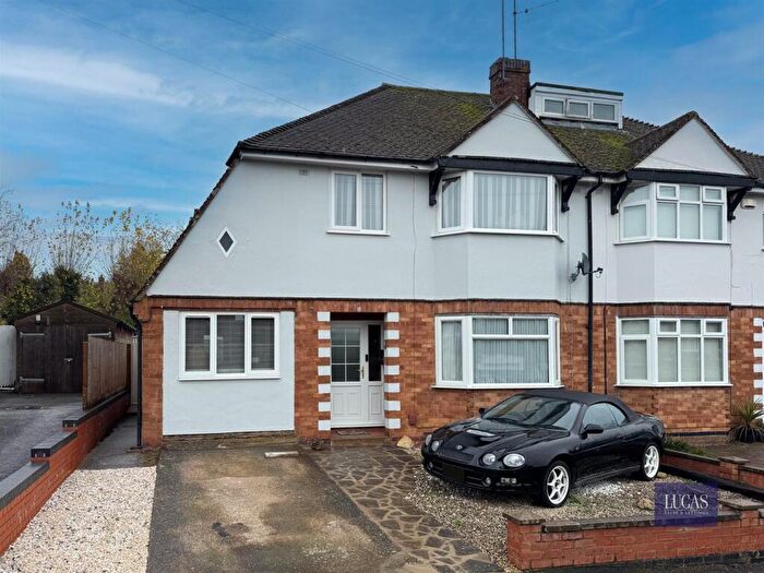 4 Bedroom Semi Detached House For Sale In Greenfield Avenue, Kettering, NN15