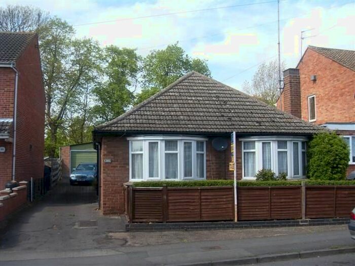 3 Bedroom Detached Bungalow To Rent In Queen Street, Rushden, NN10
