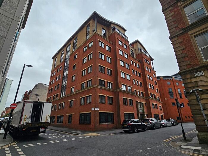 3 Bedroom Apartment For Sale In Dickinson Street, Manchester, M1
