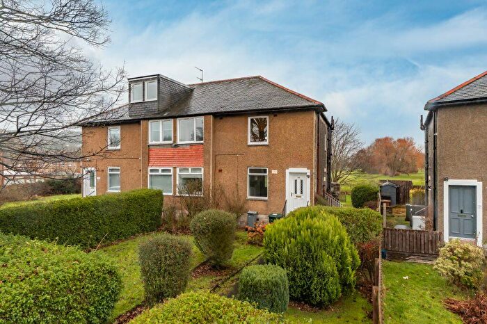 2 Bedroom Flat For Sale In Carrick Knowe Avenue, Edinburgh, EH12