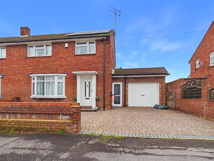 3 Bedroom Semi-Detached House For Sale In Rownhams Road, Havant, PO9