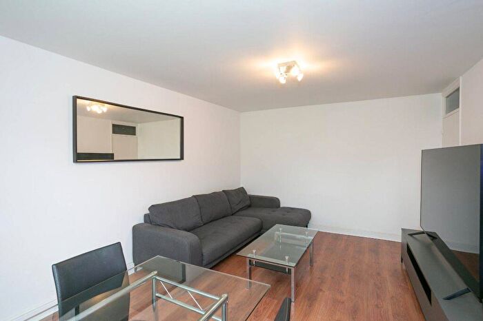 2 Bedroom Flat To Rent In Tattershall Drive, Hemel Hempstead, HP2