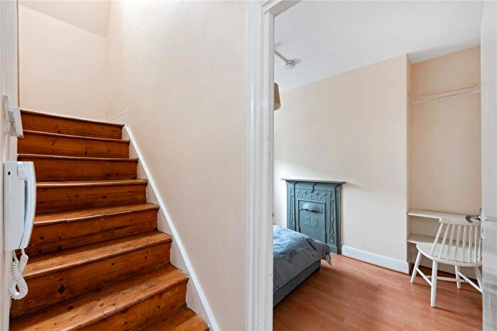 3 Bedroom Apartment To Rent In Settles Street, London, E1