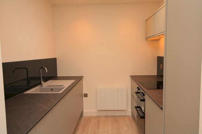 2 Bedroom Flat To Rent In High Street, Harborne, Birmingham, B17