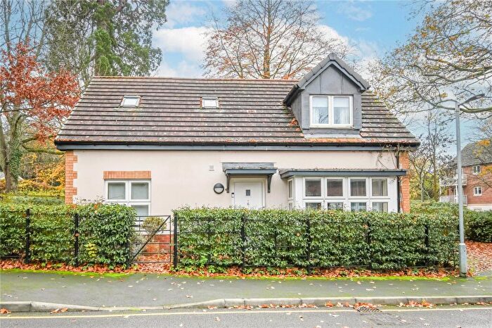 3 Bedroom Detached Bungalow For Sale In Bath Road, Devizes, Wiltshire, SN10