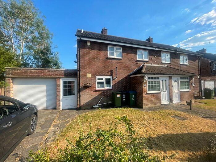 3 Bedroom Semi-Detached House To Rent In Kelshall, Watford, WD25