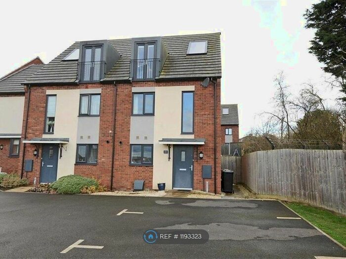 3 Bedroom Semi-Detached House To Rent In Neptune Road, Wellingborough, NN8