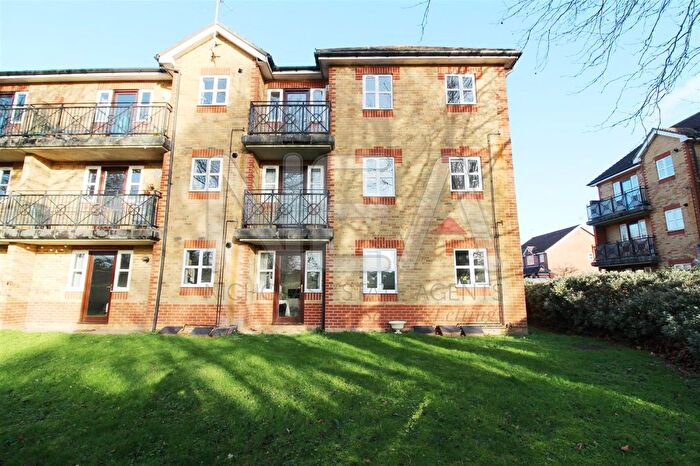 2 Bedroom Flat To Rent In Elliotts Way, Caversham, Reading, RG4