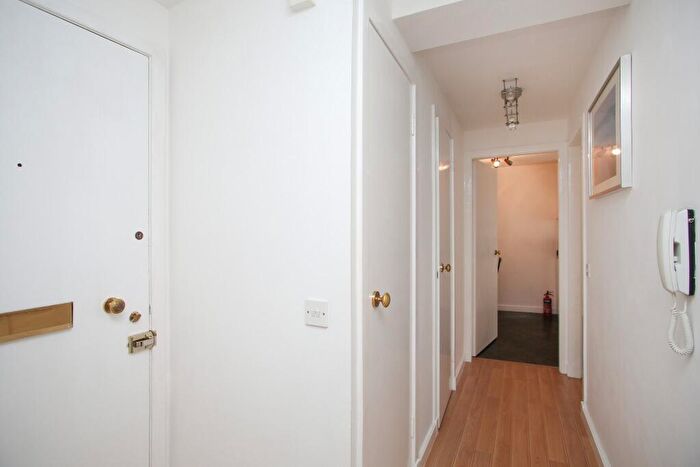 1 Bedroom Flat To Rent In Bothwell Street, Easter Road, Edinburgh, EH7