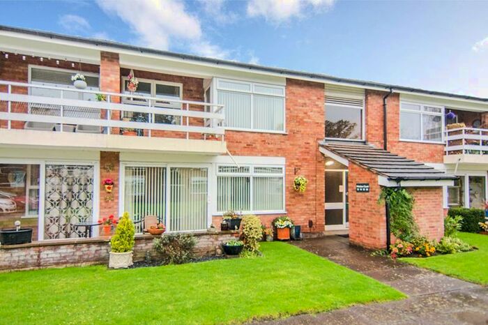 2 Bedroom Flat To Rent In Windsor Court, Spencer Road, Lichfield, WS14