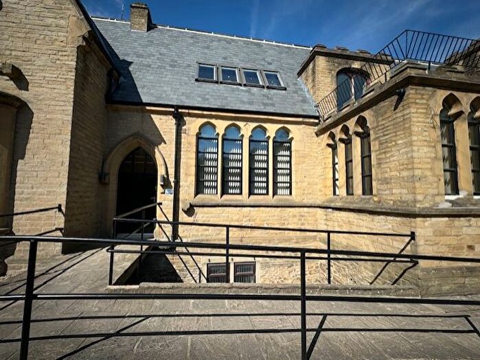 Studio To Rent In Leeds Road, Shipley, BD18