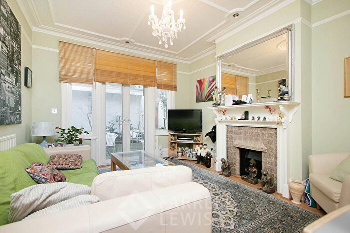 1 Bedroom Flat To Rent In Third Avenue, Acton, London, W3