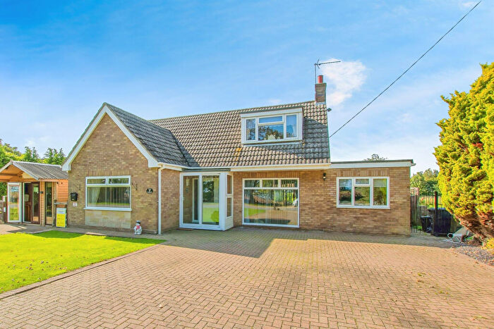 3 Bedroom Chalet For Sale In Hospital Drove, Long Sutton, Spalding, PE12