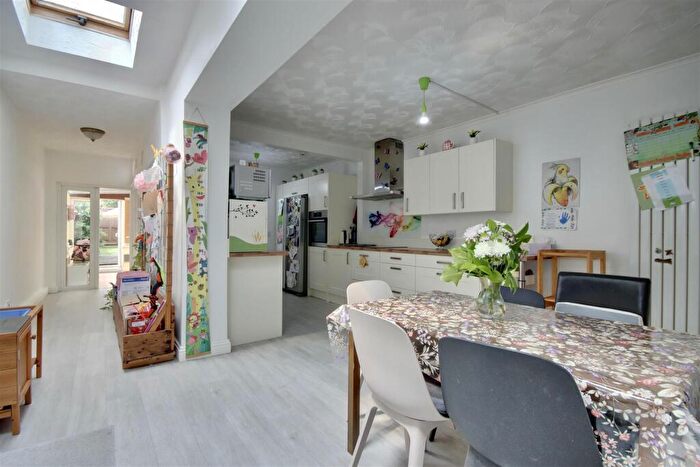 3 Bedroom Terraced House For Sale In London Road, Portsmouth, PO2