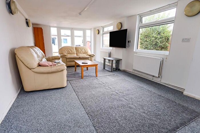 6 Bedroom Property To Rent In Columbia Road, Bournemouth, BH10