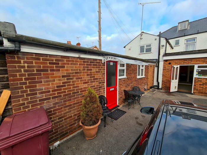 1 Bedroom Flat To Rent In Oxford Road, Reading, RG30