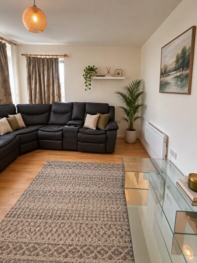 2 Bedroom Flat To Rent In Lanacre Avenue, London, NW9