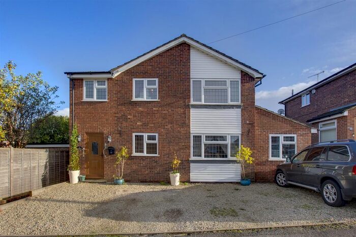 5 Bedroom Detached House For Sale In Princes Street, Piddington, High Wycombe, HP14