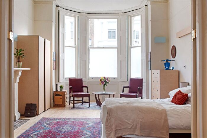 1 Bedroom Flat For Sale In Penywern Road, London, SW5