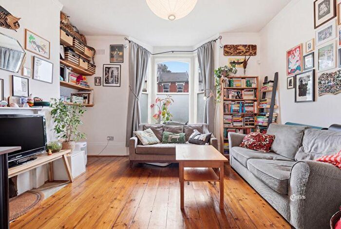 1 Bedroom Apartment For Sale In Langham Road, South Tottenham, N15