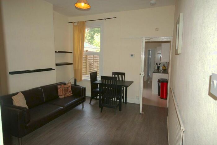 3 Bedroom House To Rent In Hubert Road, B29